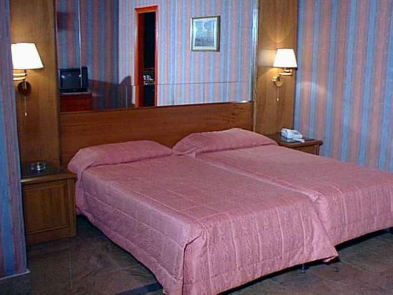 Madison Hotel Rome Room photo